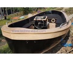 PLeasure boat customized by wood